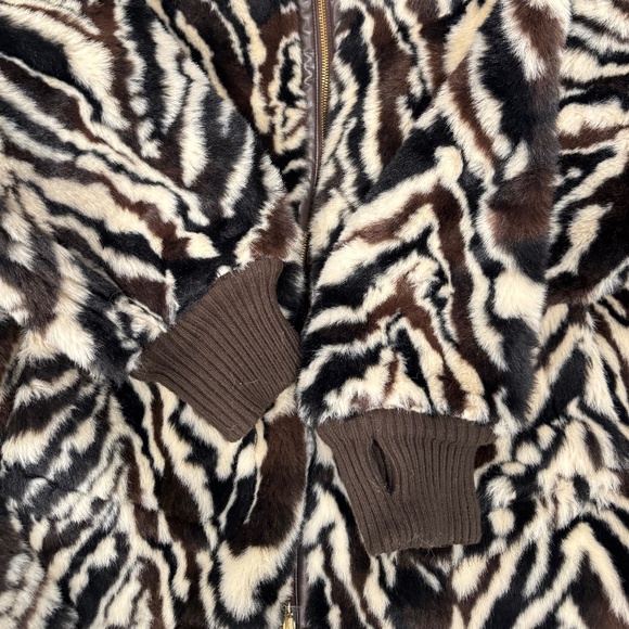 Reversible Oversized Faux Fur Jacket - Picture 6 of 6